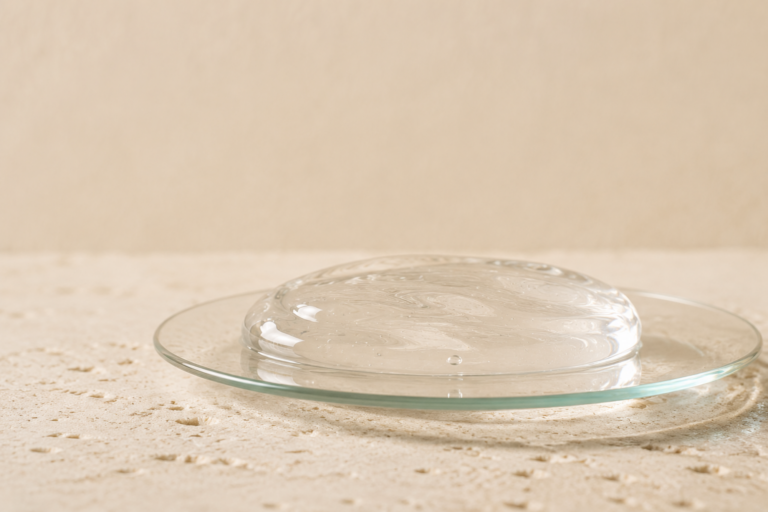 Macro della texture del gel su vetro